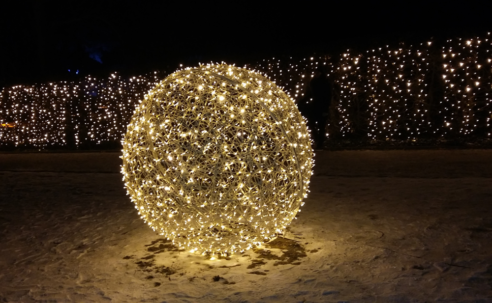 Christmas Garden - Leuchtkugel im Glühwürmchengarten