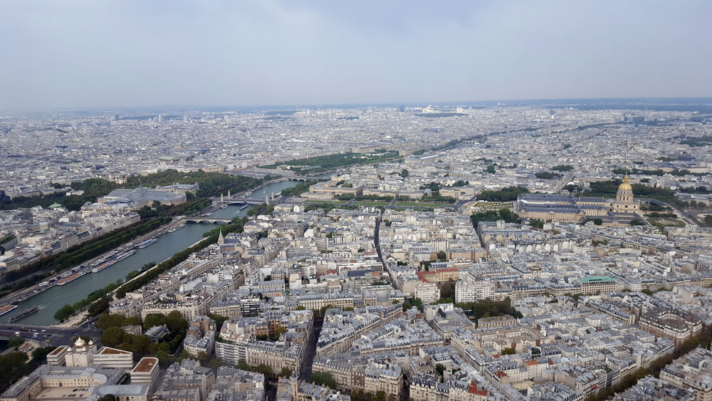 Ausblick aus der 3. Etage des Eiffelturms auf die Seine