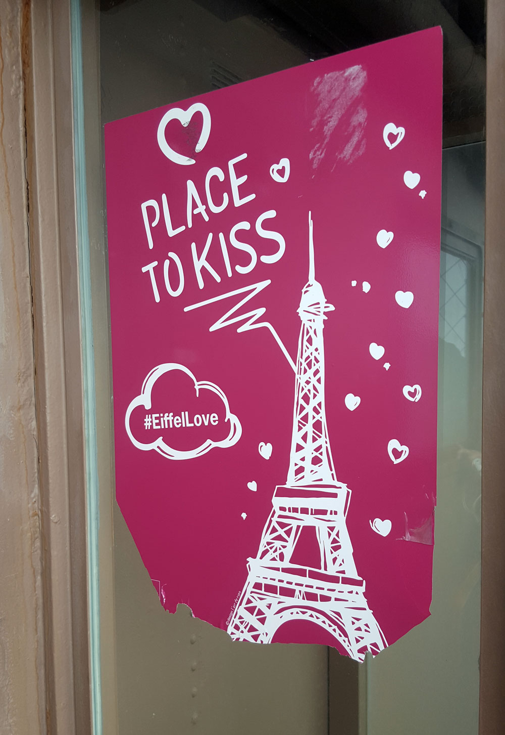 Eine Ecke zum Küssen auf der 3. Etage des Eiffelturms