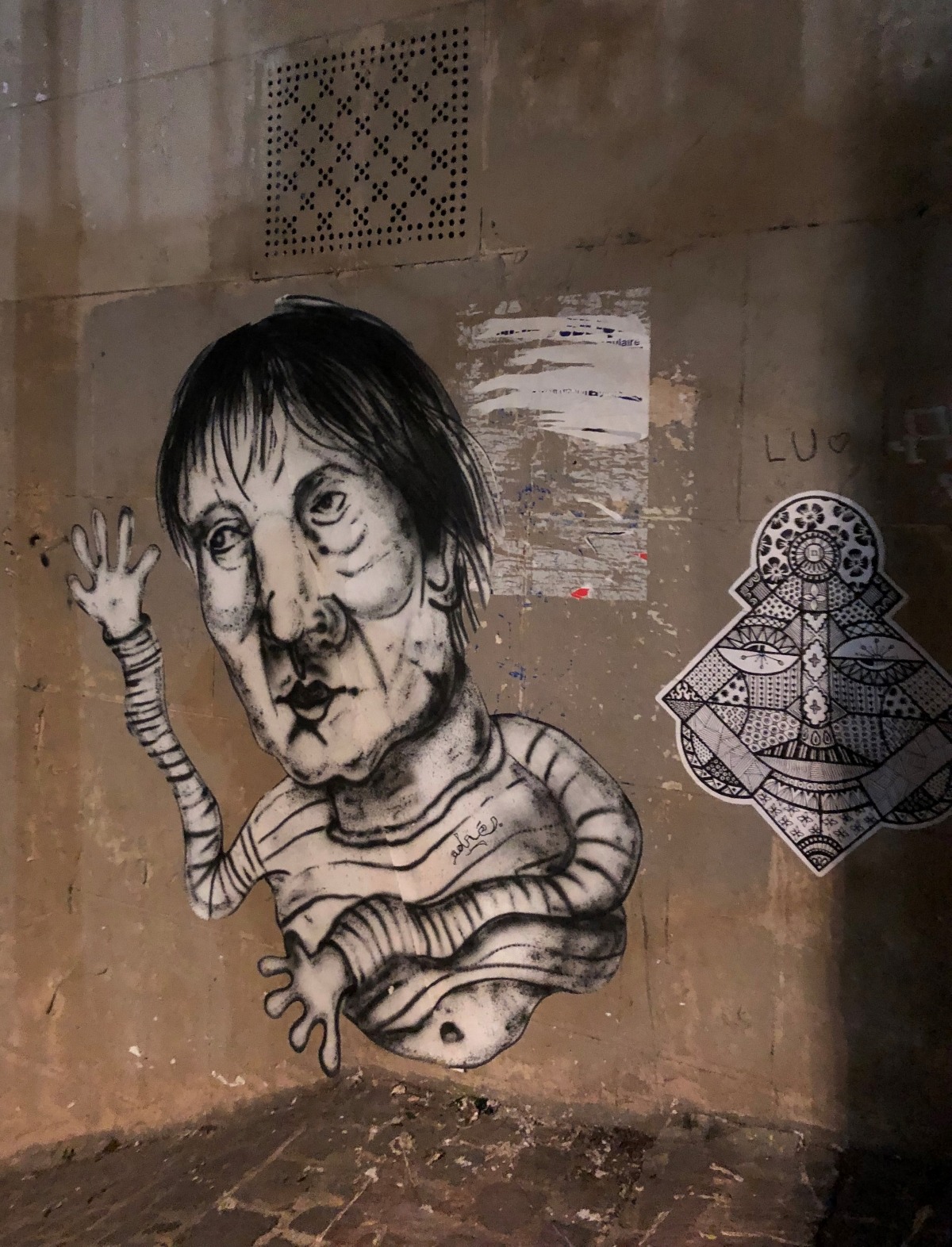 Angela in Paris? - Mauerkunst in Montmartre