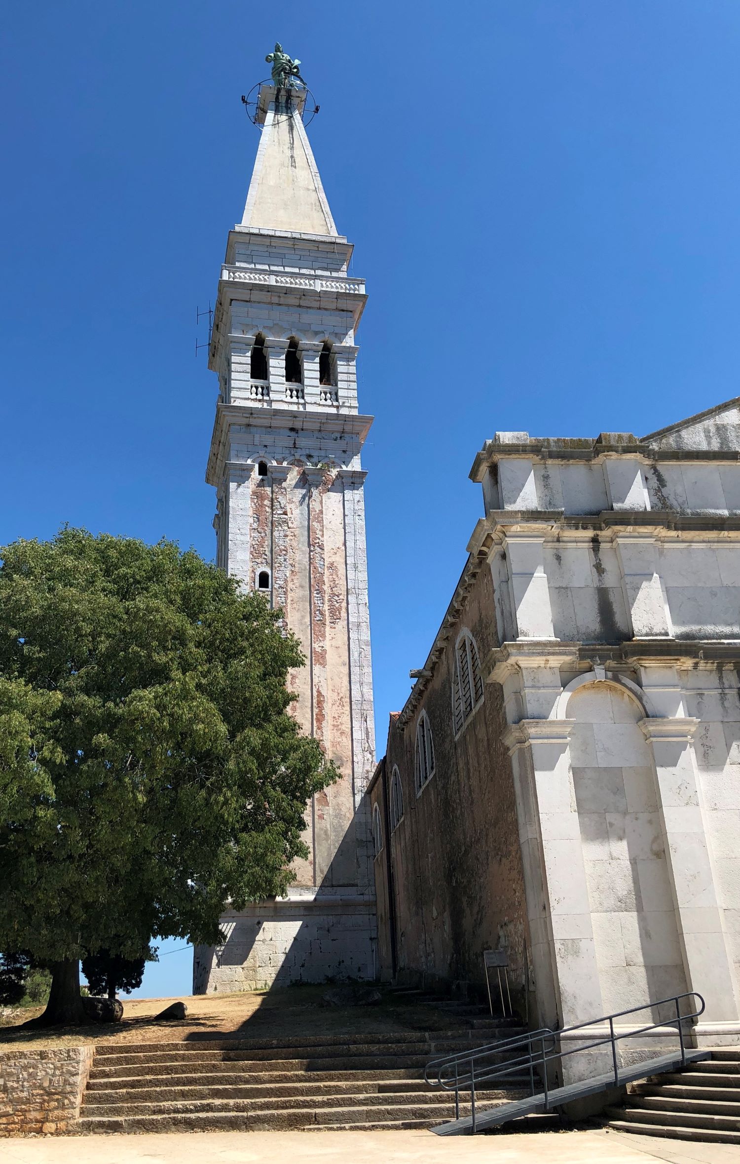 Kirchturm der Kirche der Hl. Euphemia in Rovinj
