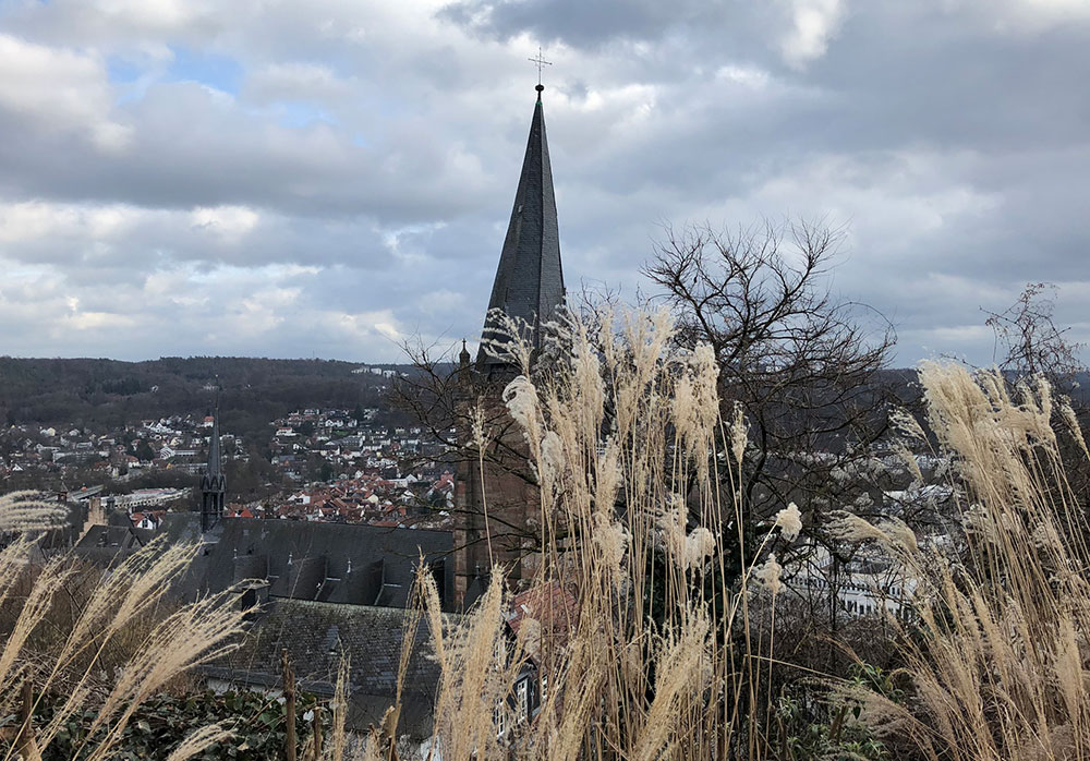 Ausblick auf die Lutherische Kirchengemeinde St. Marien in Marburg