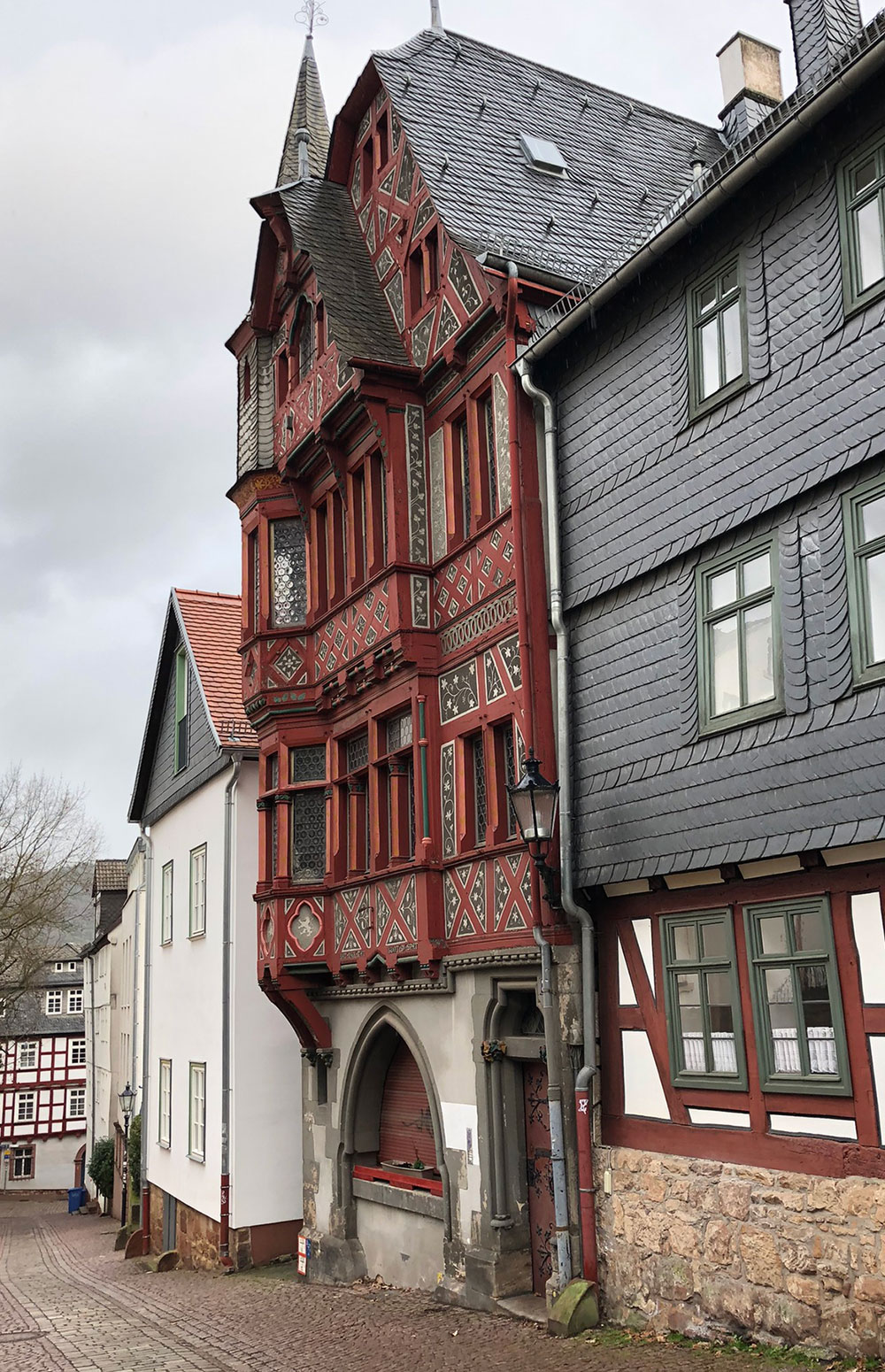 rotes Fachwerkhaus in der Marburger Oberstadt