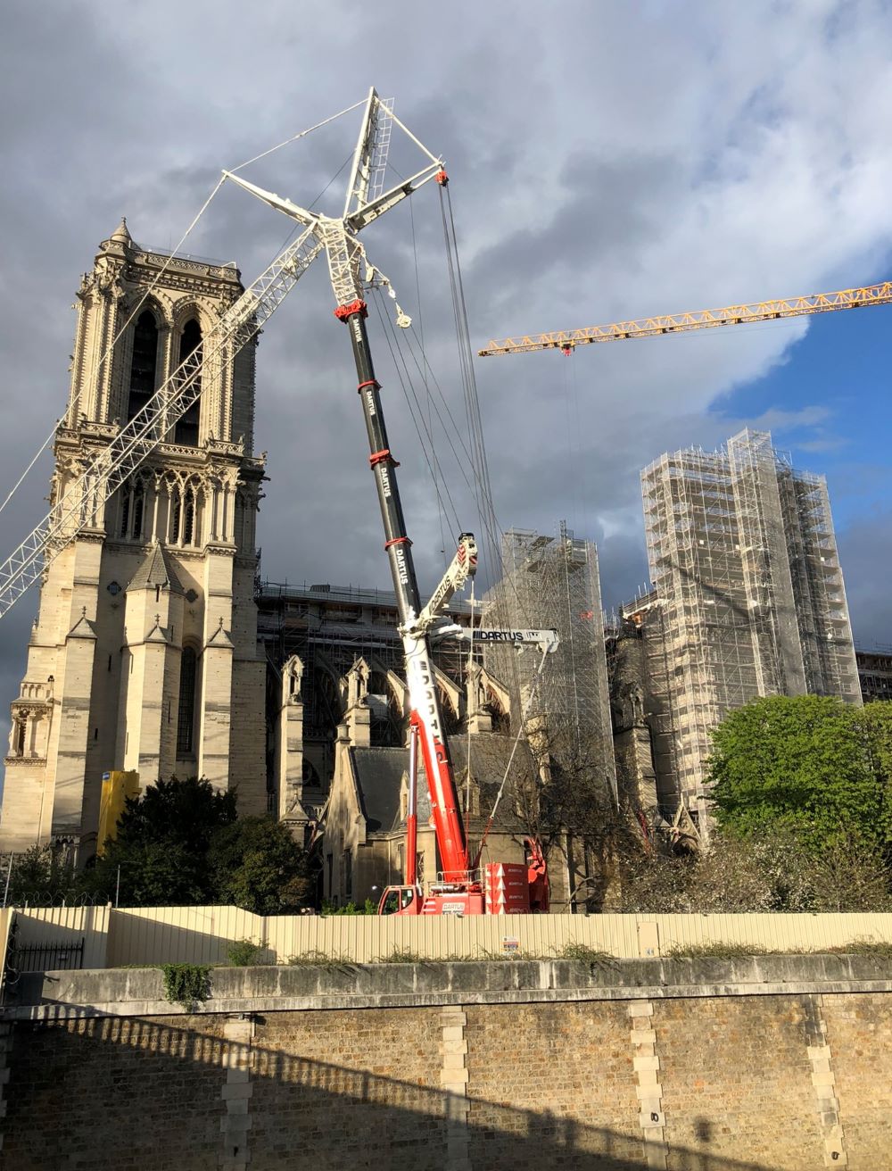Baustelle der Kathedrale Notre-Dame de Paris im April 2023