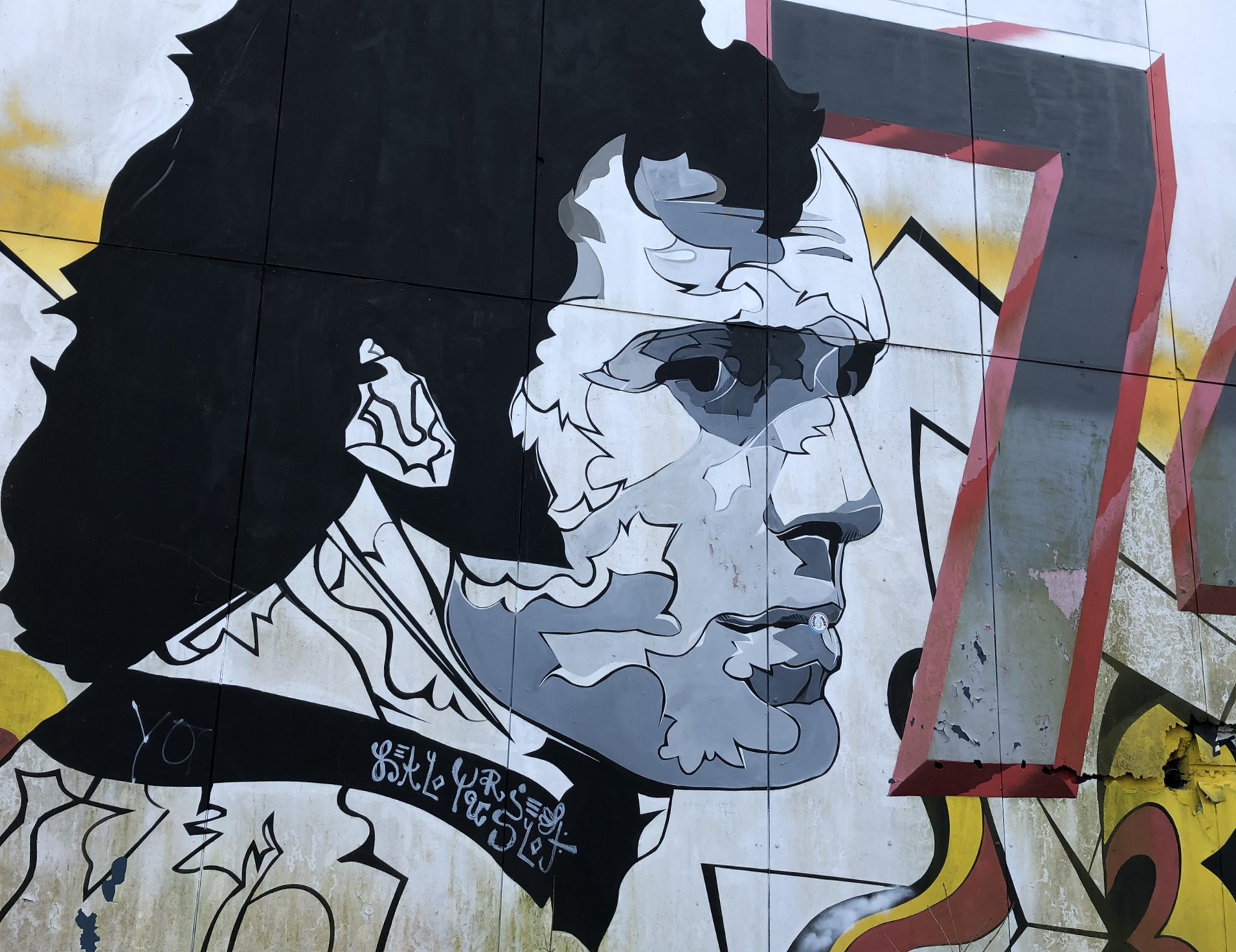 Graffiti von Paulo Consentino auf dem Teufelsberg in Berlin