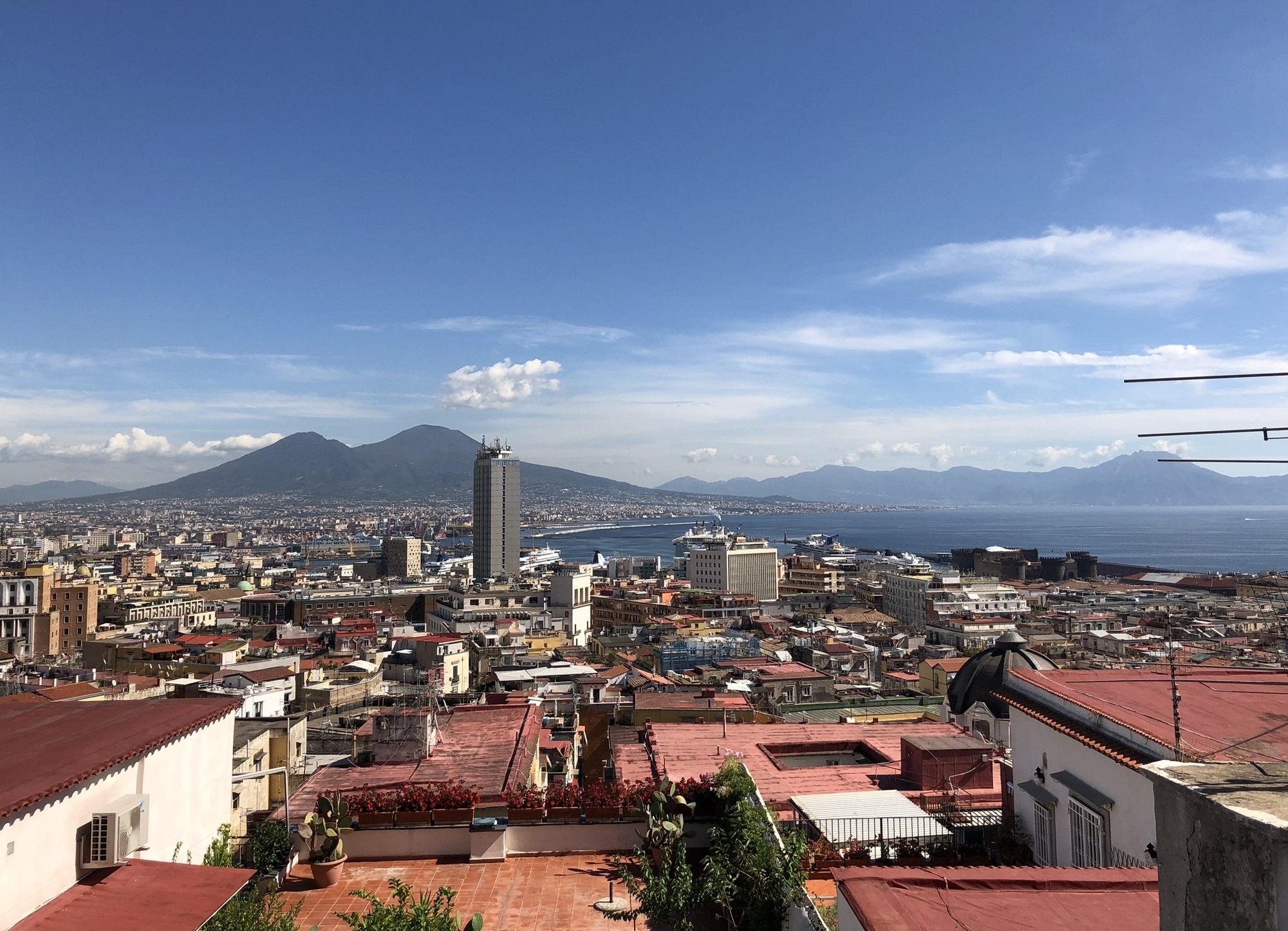 Blick auf Neapel und Vesuv